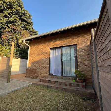 Douwe Cottages Pretoria Exterior foto